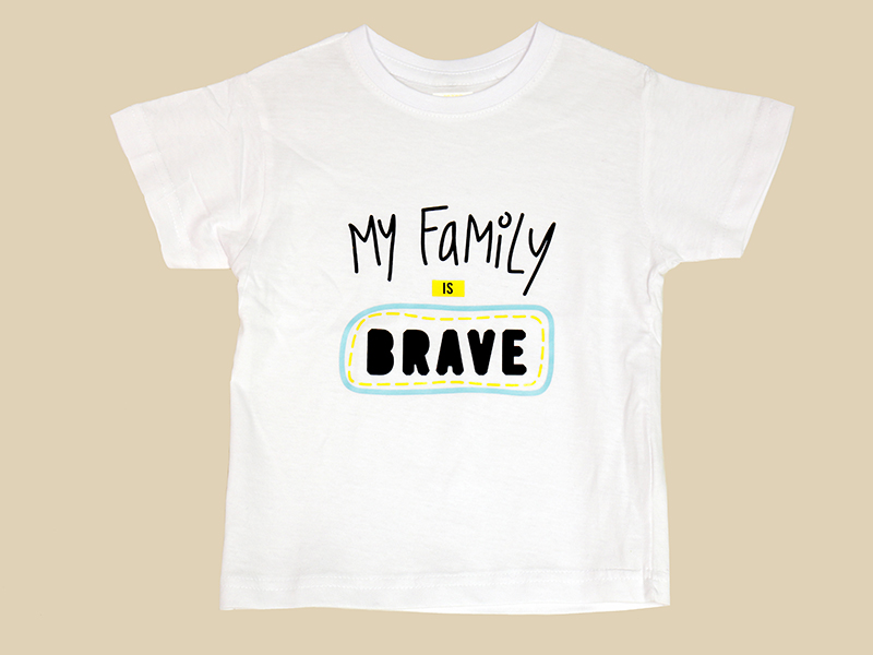 T-shirt Branca “My Family is BRAVE”
